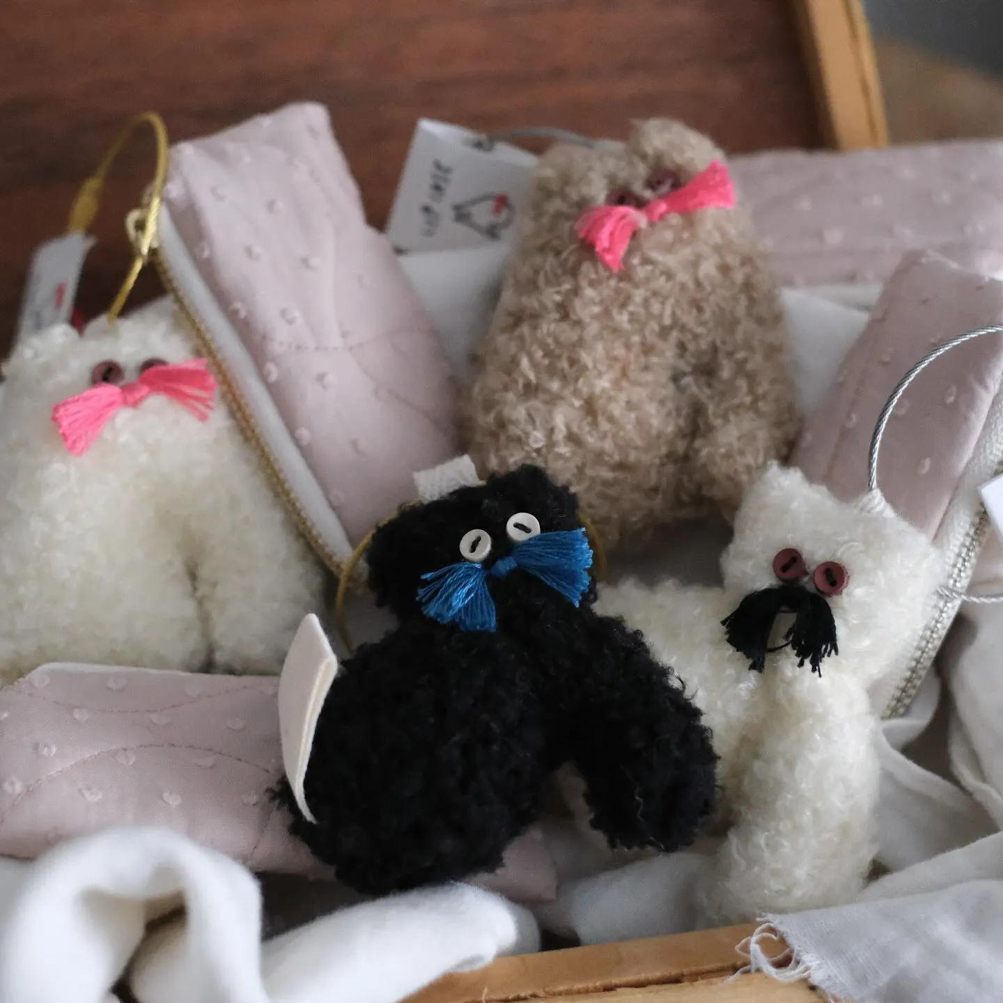 morigoyaさんネコデスキーリング