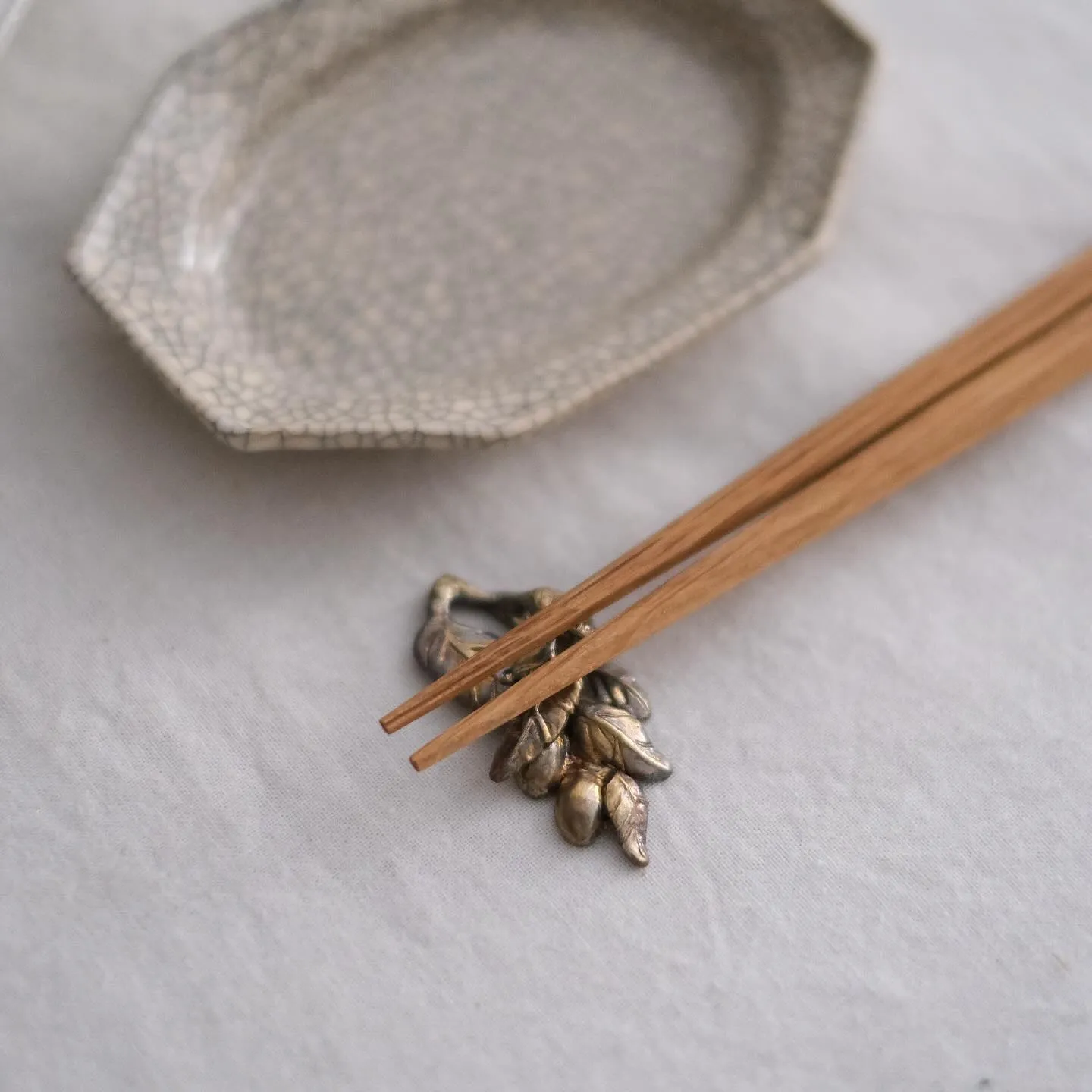 コノヒノ道具店1周年ノベルティ 樫原ヒロ 真鍮箸置きのご紹介