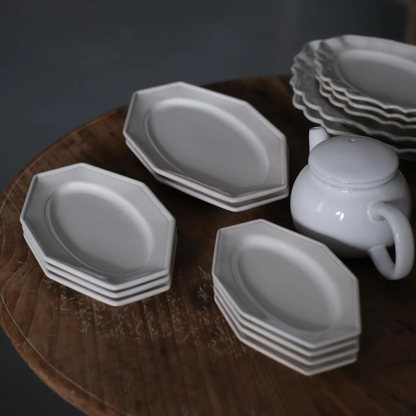 陶器のプレート＆ポット入荷のお知らせ