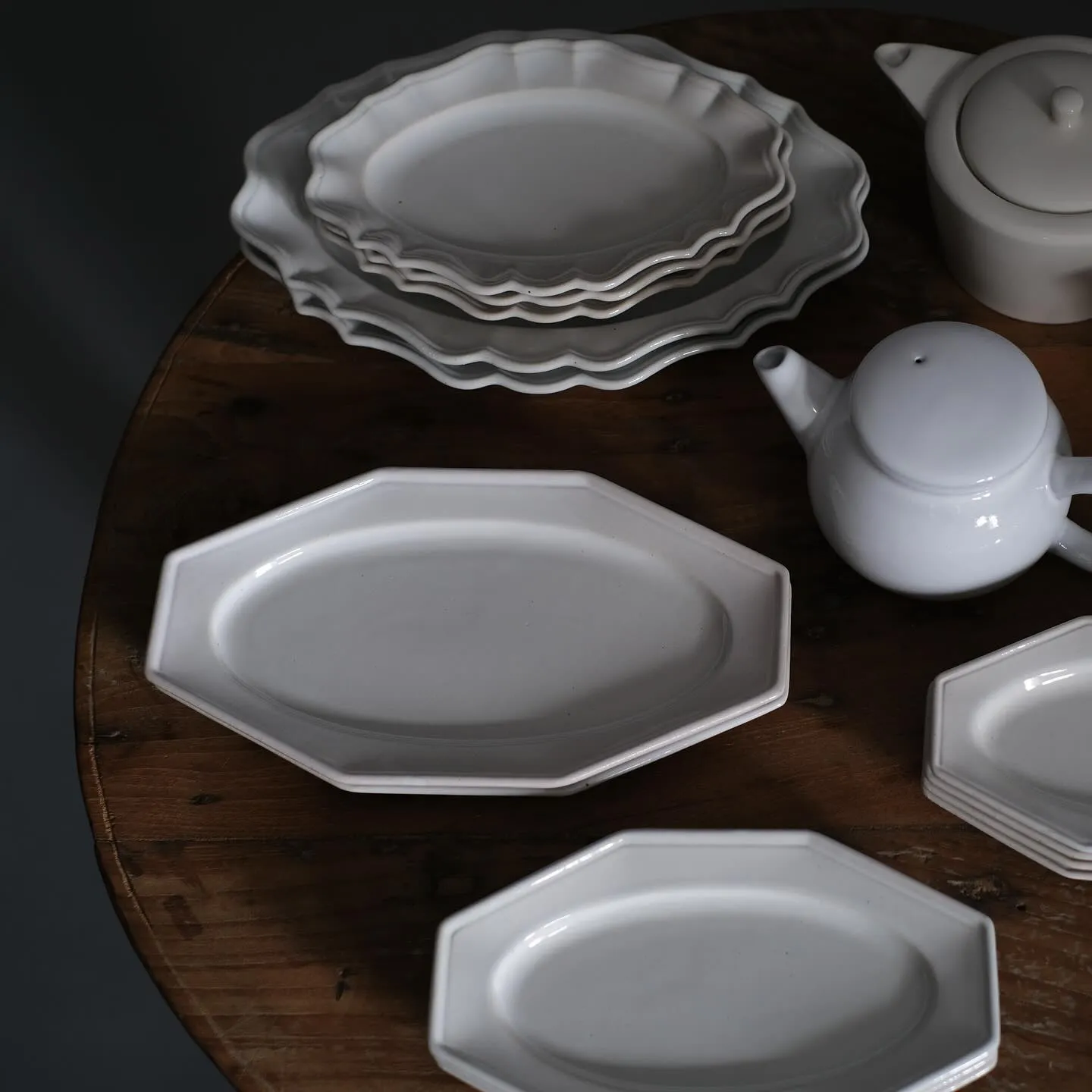 陶器のプレート&ポット入荷のお知らせ