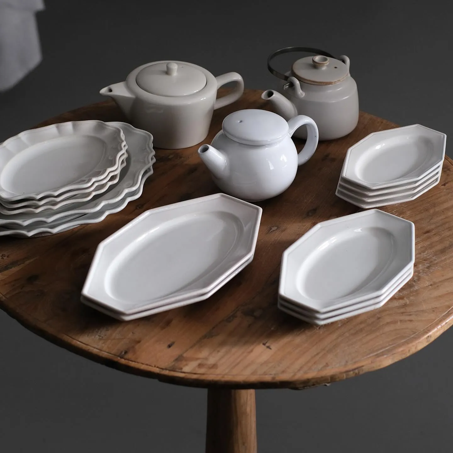 陶器のプレート&ポット入荷のお知らせ