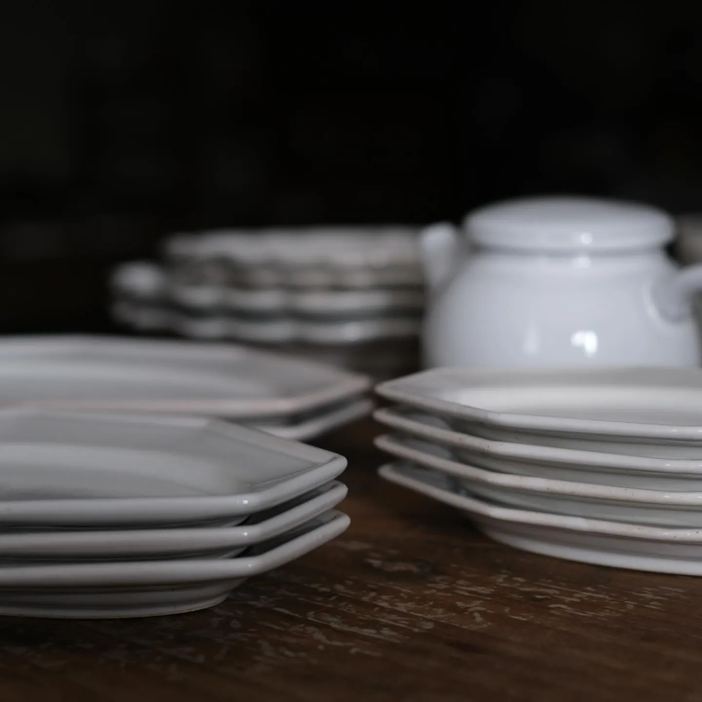 陶器のプレート&ポット入荷のお知らせ