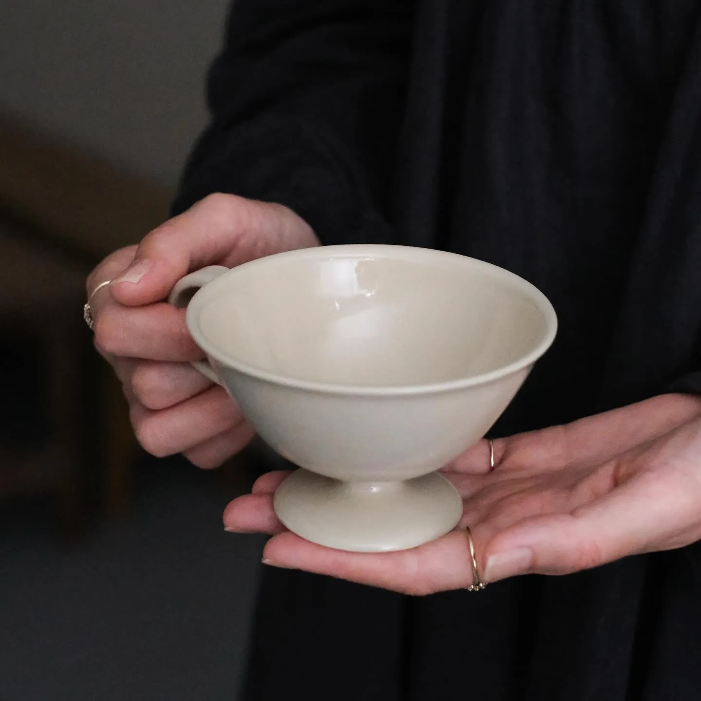 キリ窯さん 足付きマグ