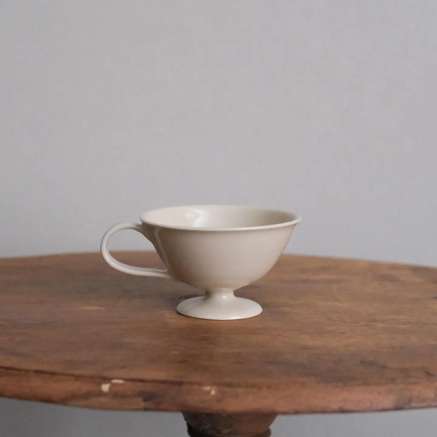 キリ窯さん 足付きマグ